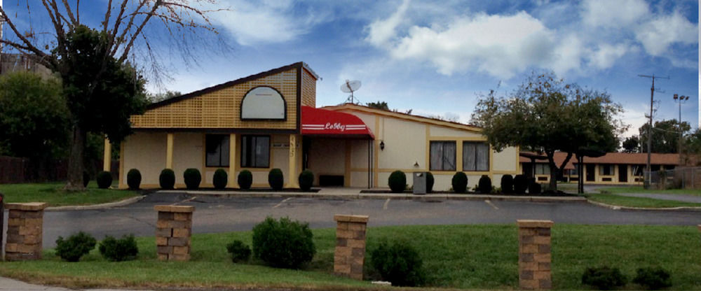 Budgetel Inn & Suites Кълъмбъс Екстериор снимка
