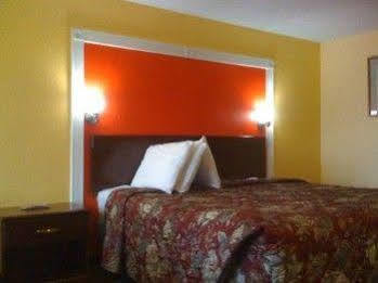 Budgetel Inn & Suites Кълъмбъс Екстериор снимка