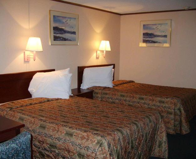 Budgetel Inn & Suites Кълъмбъс Стая снимка