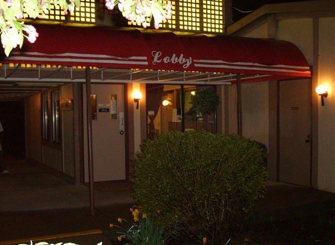 Budgetel Inn & Suites Кълъмбъс Екстериор снимка